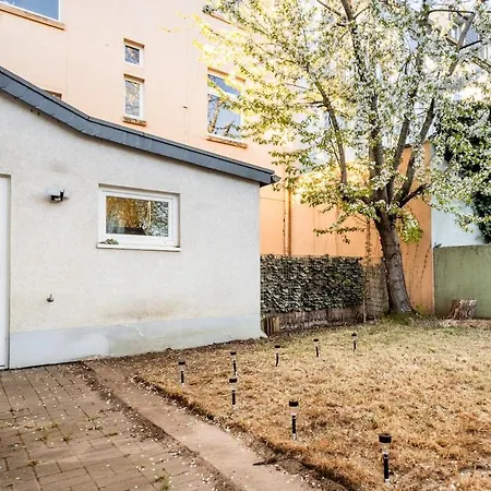 Garden 15 Min Cologne Fair, 19 Min Duesseldorf, Family Friendly Apartment Leverkusen