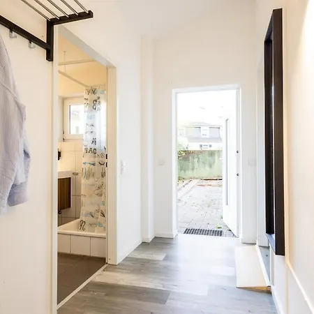 Apartment Garden 15 Min Cologne Fair, 19 Min Duesseldorf, Family Friendly Leverkusen