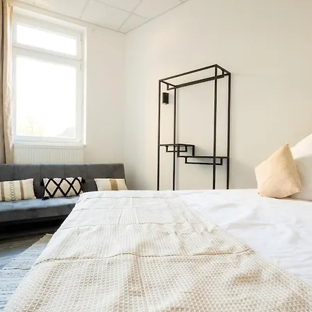 Garden 15 Min Cologne Fair, 19 Min Duesseldorf, Family Friendly Apartman Leverkusen